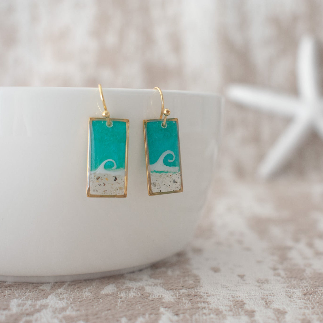 Rectangle Wave Dangle in Gold