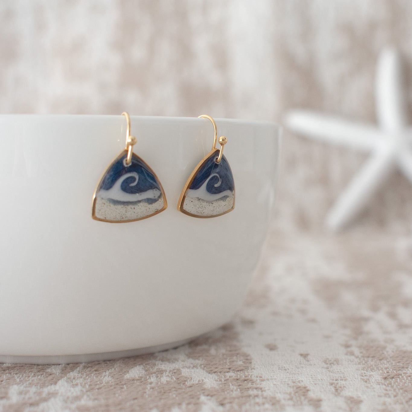 Triangle Wave Dangle in Gold