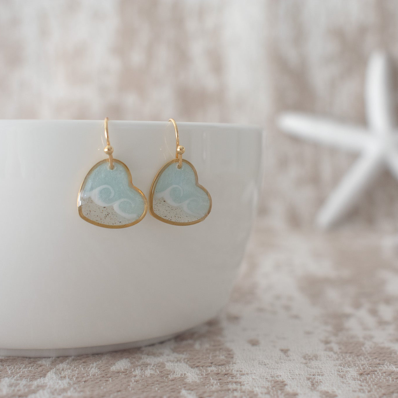 Heart Wave Dangle in Gold
