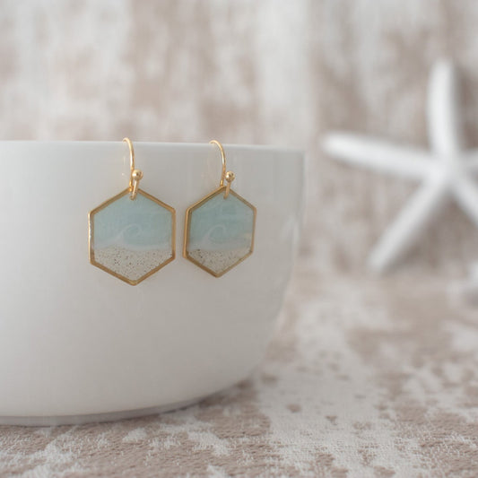 Hexagon Wave Dangle in Gold