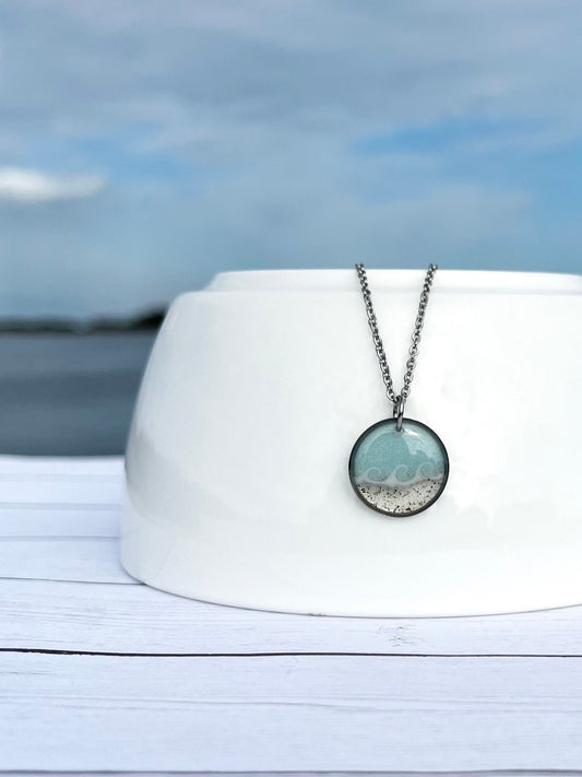Circle Wave Necklace in Silver