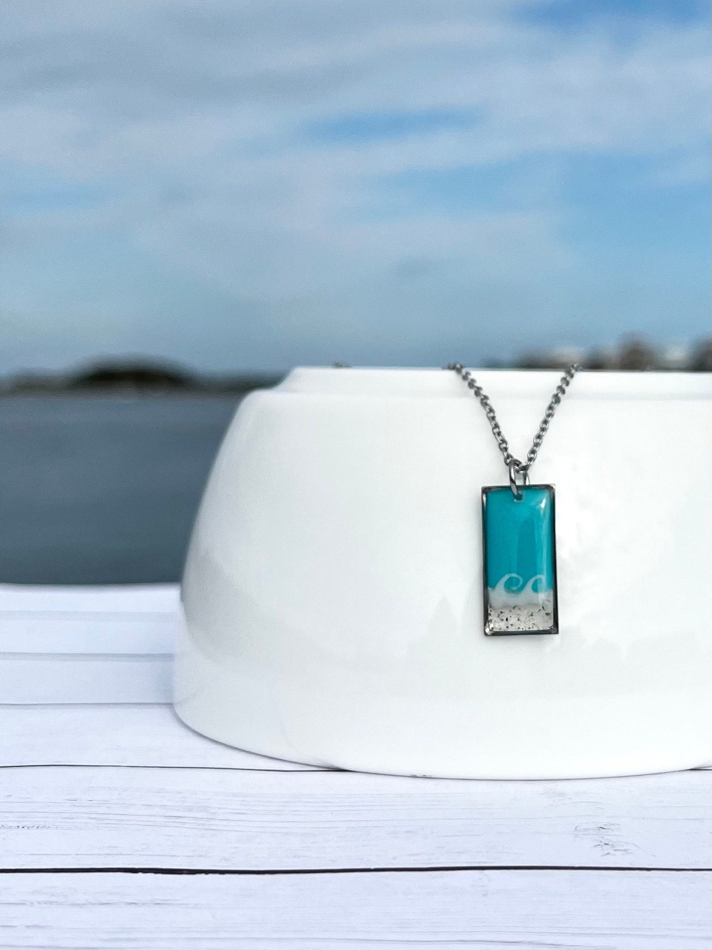 Rectangle Wave Necklace in Silver
