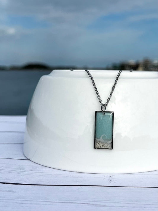 Rectangle Wave Necklace in Silver