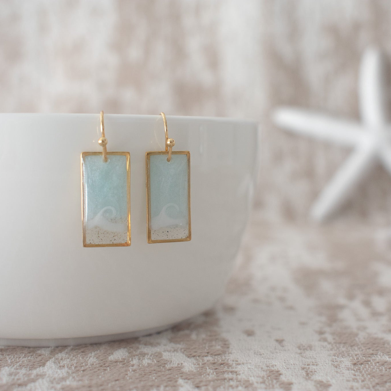 Rectangle Wave Dangle in Gold