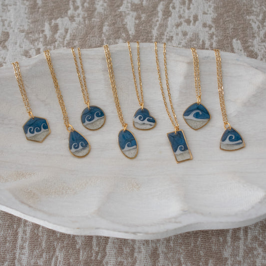 Wave Necklace in Gold